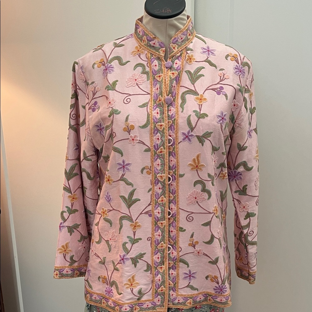 Beautiful Vintage Floral Embroidered Pink Jacket